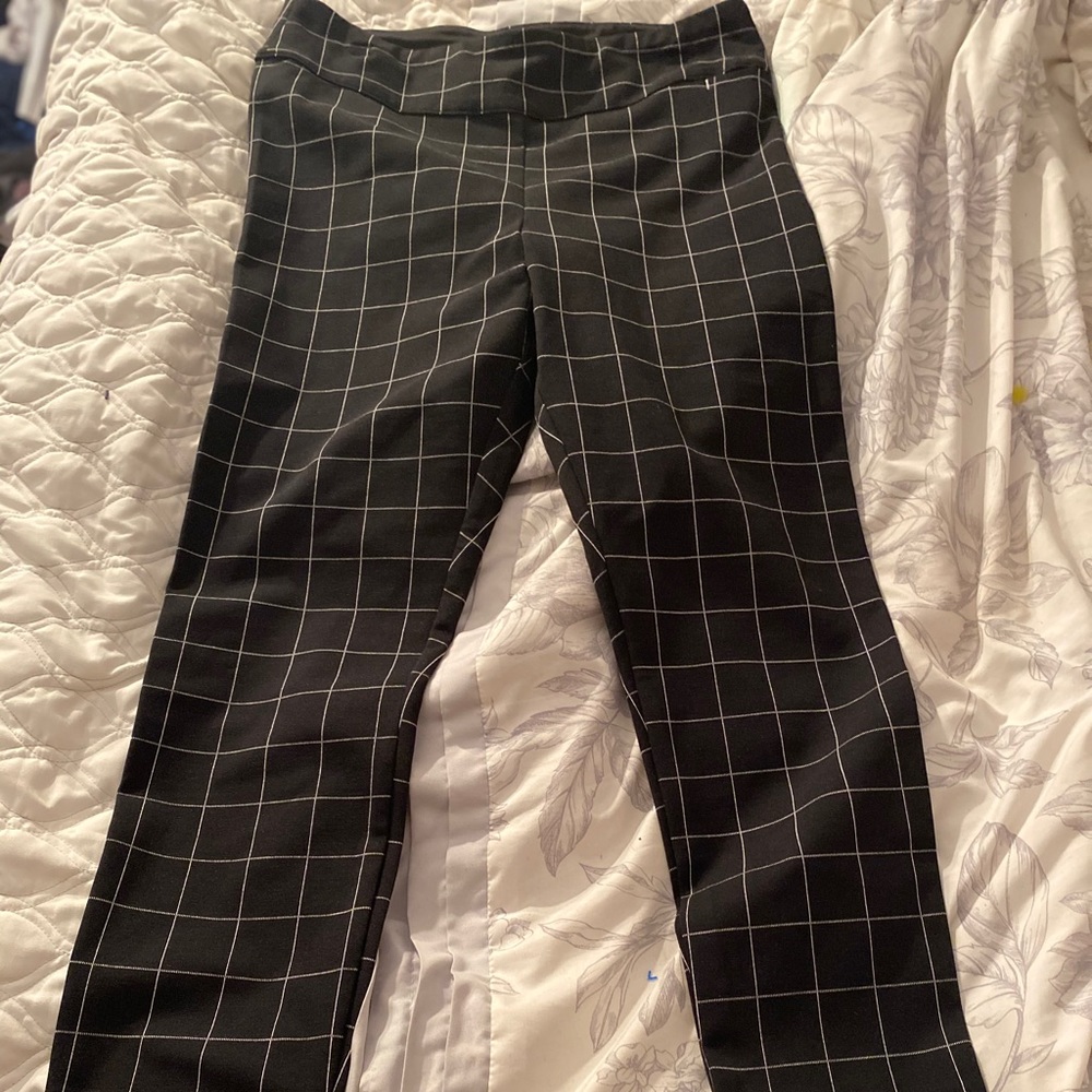 NWT Hue pants